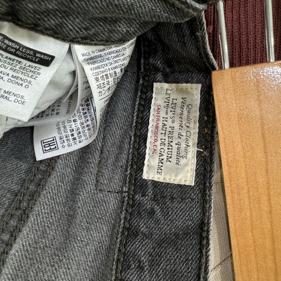 Levi’s Distressed Jean Shorts in Black - Picture 7 of 7